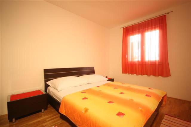 Apartments Beverly Omiš Esterno foto